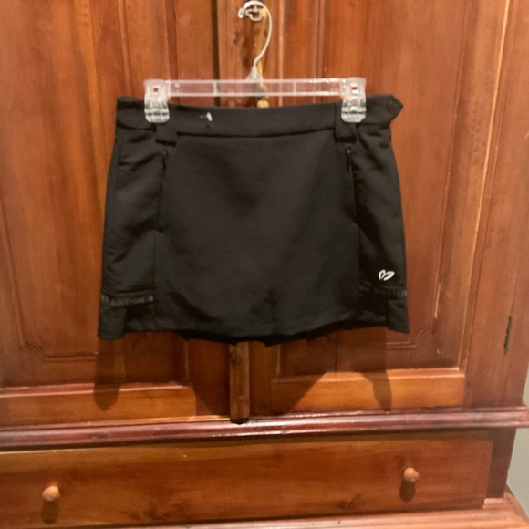 Master Bunny Edition  Women’s  Athletic Tennis  Skirt, Color Black, Size 4 - Picture 4 of 6